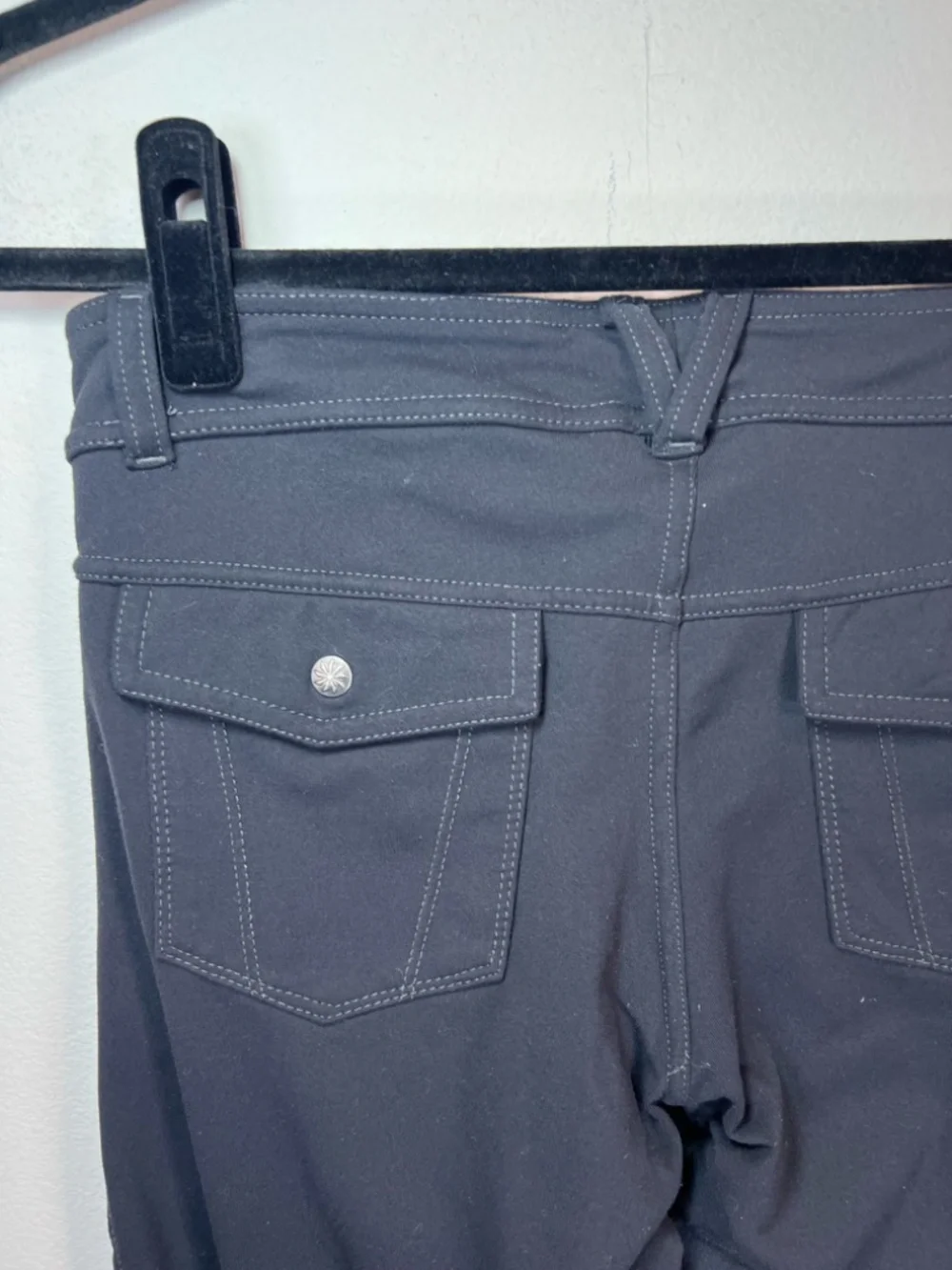 Athleta Pilayo Dipper Pants Dark Gray Pull On Low-Rise Boot-Cut Pockets Sz Small - Picture 8 of 12
